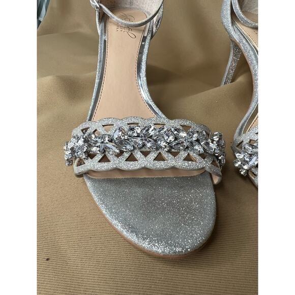 Jewel Badgley Mischka Kirsten Silver Glitter Laser Cut Heeled Sandal 9 New - Picture 8 of 13